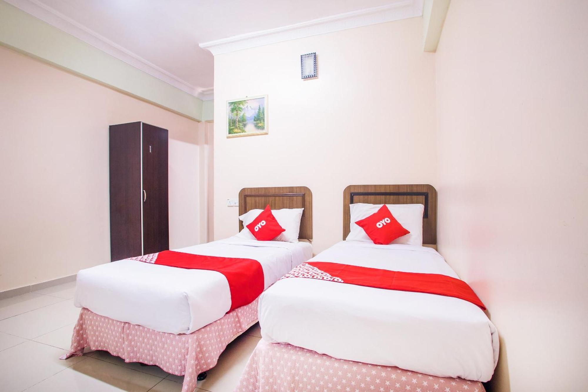 Super Oyo 89363 Casavilla Hotel バトゥ洞窟 エクステリア 写真