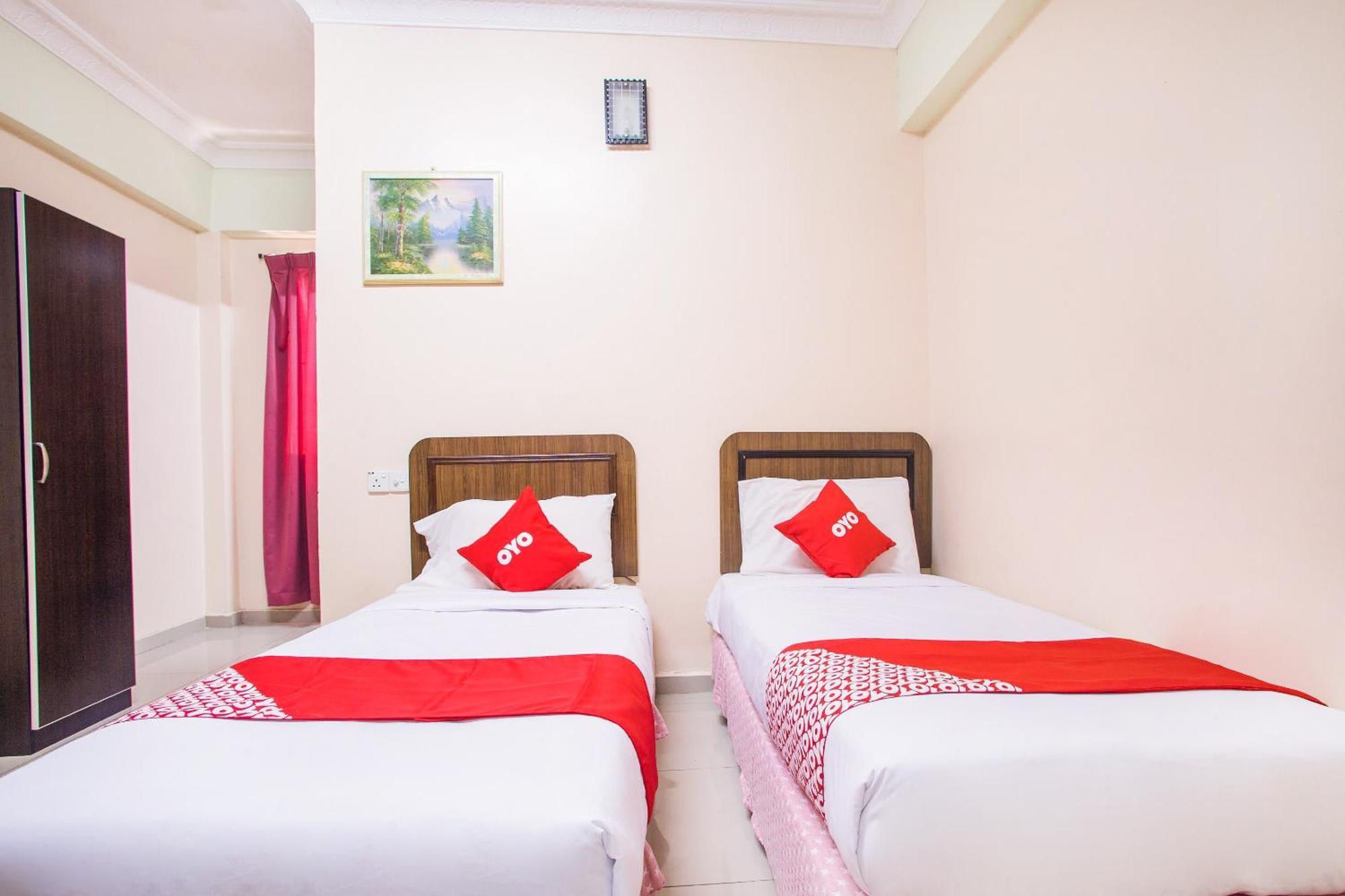Super Oyo 89363 Casavilla Hotel バトゥ洞窟 エクステリア 写真